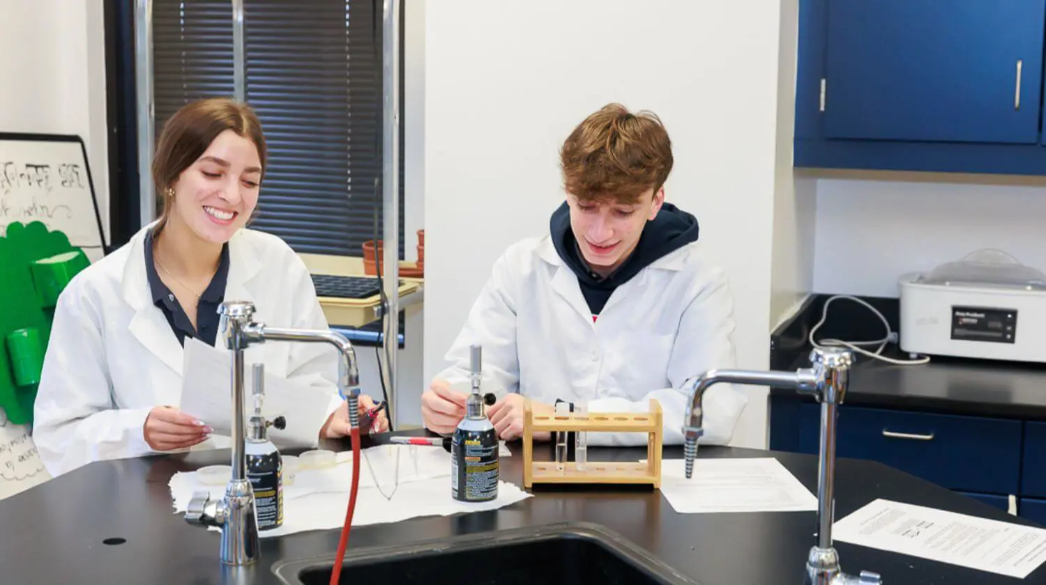 DIS High School students in a science class.