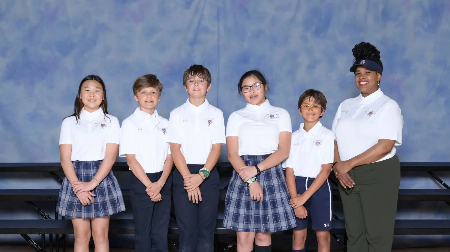 DIS MS Golf team photo.