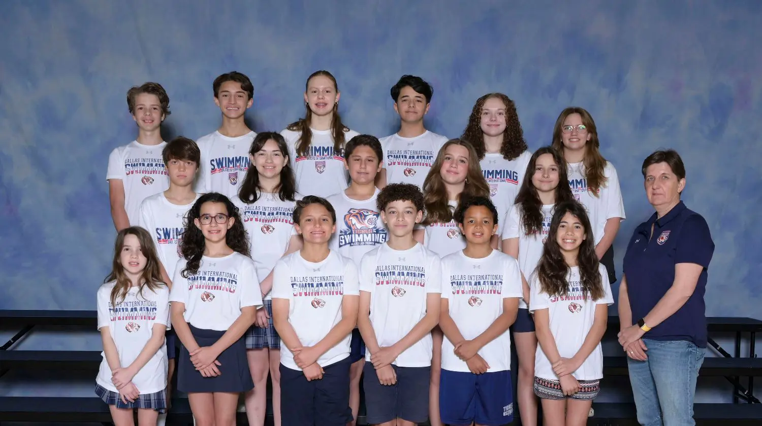 DIS MS Swim team photo.