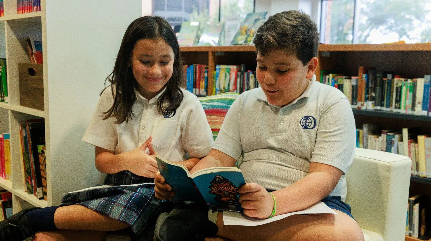 DIS students reading in the upper campus library.